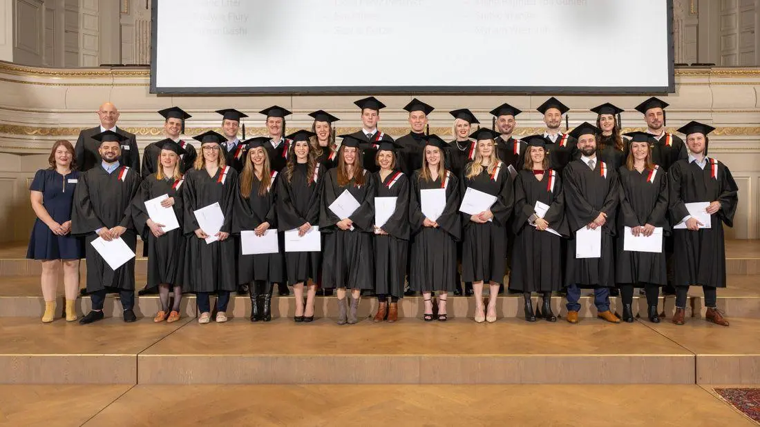 Foto Absolvent:innen Bachelor-Studium 2023