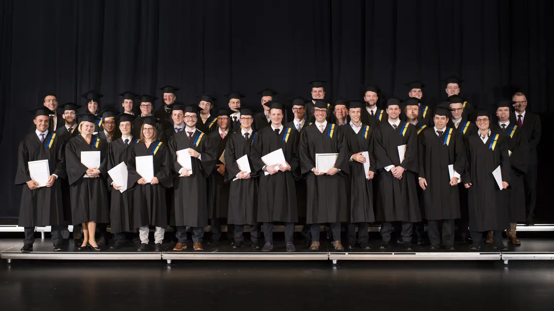 Foto Absolvent/innen EMBA-Studium 2018