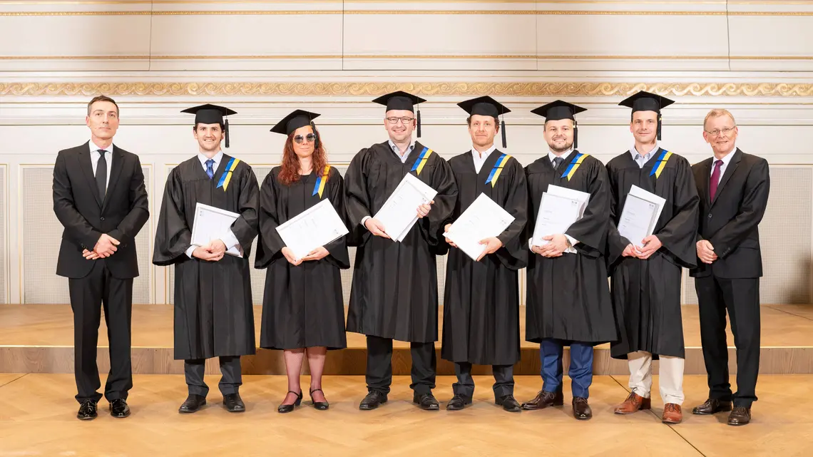 Foto Absolvent/innen mit Bestnoten EMBA-Studium 2020