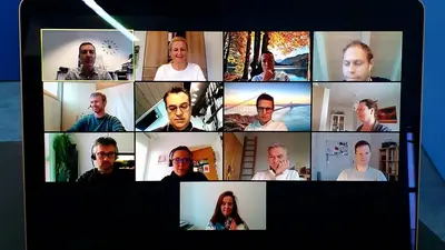 13 CAS Digital Leadership Teilnehmer auf einem PC Bildschirm im Zoom