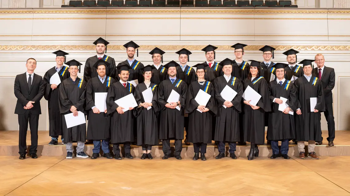 Foto Absolvent/innen EMBA-Studium 2020