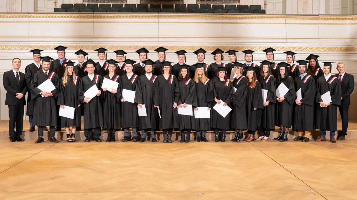 Foto Absolvent/innen Bachelor-Studium 2020