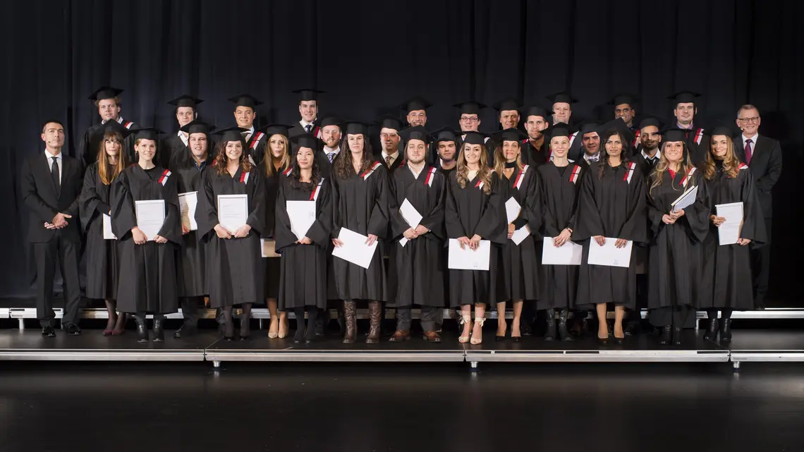Foto Absolvent/innen Bachelor-Studium 2018