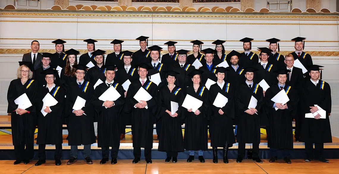 Foto Absolvent/innen EMBA-Studium 2017