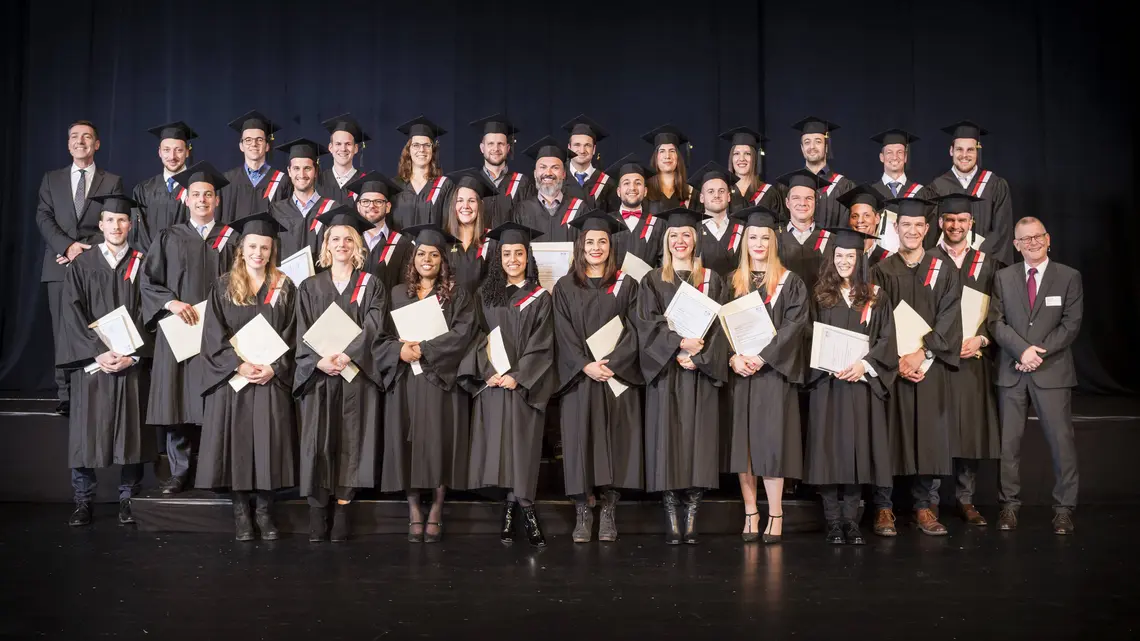 Foto Absolvent/innen Bachelor-Studium 2019
